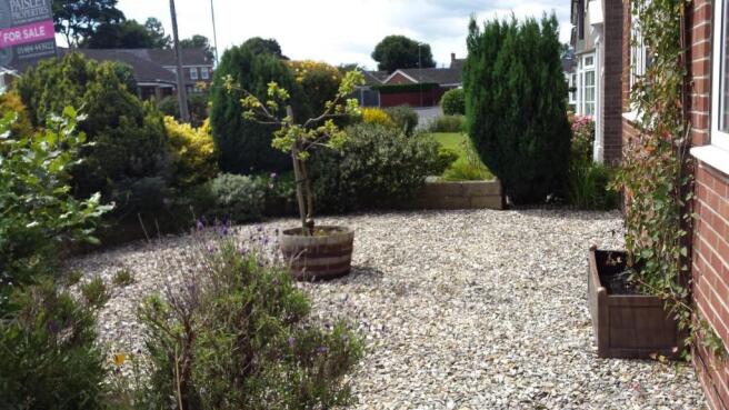 FRONT GARDEN