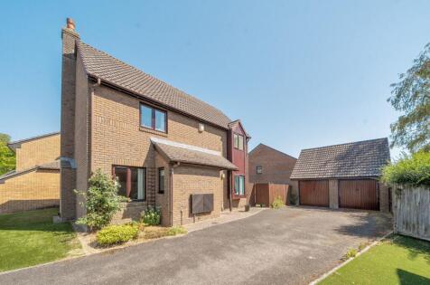 Charing Close, Ringwood, BH24