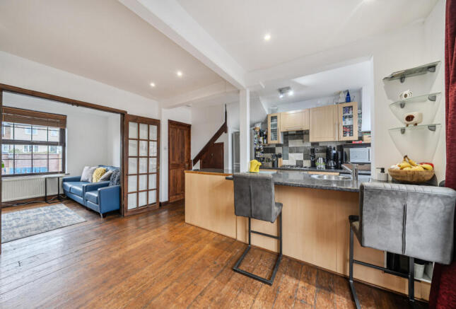 1405828-19-698492...