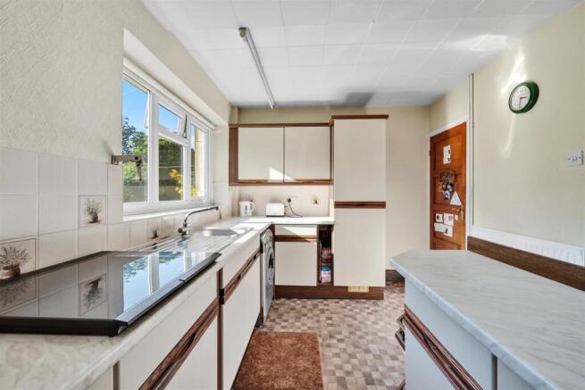 Saxton Mee 112 Moorhall 023.jpg