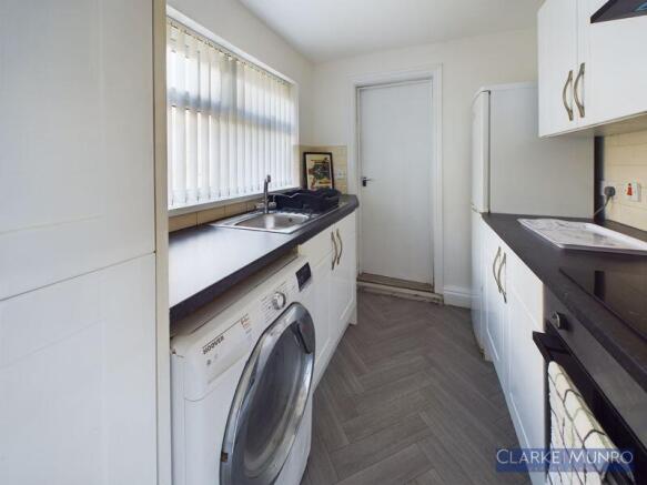 3 bed Town House to rent Image 8