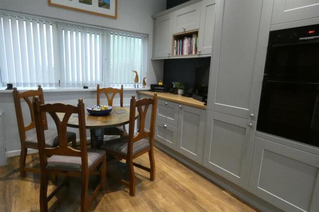 MODERN DINING KITCHEN