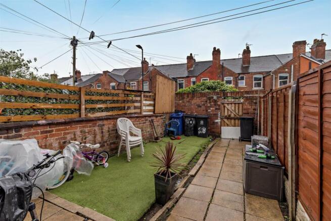 2 bed House for sale Image 4