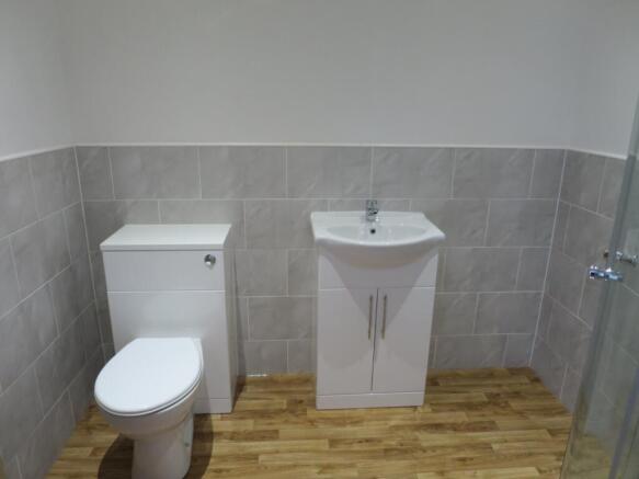 2 bed Apartment to rent Image 6