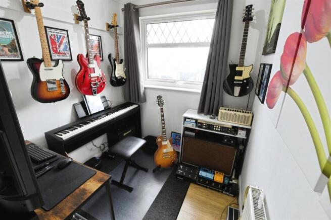 3 bed Semi-Detached for sale Image 11