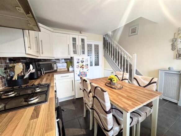 2 bed Semi-Detached for sale Image 2