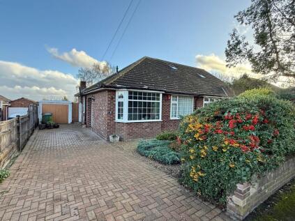 Chase Gardens, Binfield, RG42