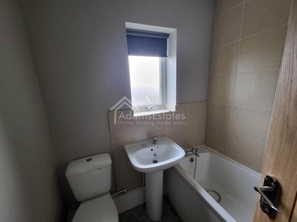 3 bed Semi-Detached to rent Image 7