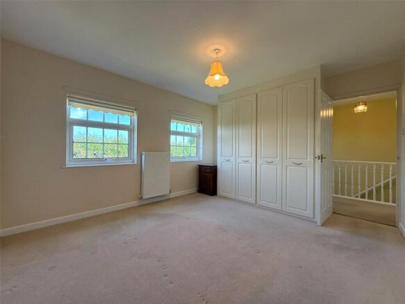 4 bed Detached for sale Image 5