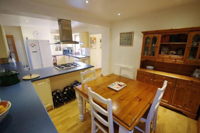 Kitchen/Dining...