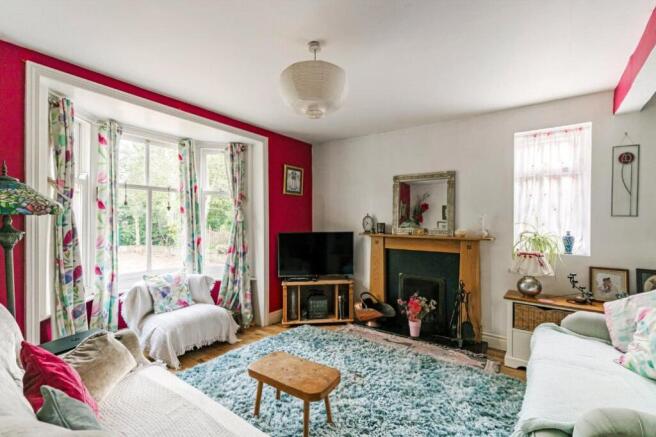 Sitting Room To Fron