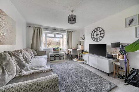Martins Walk, London, UK, N10 1JT