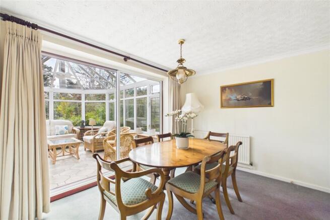 Nightingale Crescent, Bracknell, Berkshire, RG12 photo 4