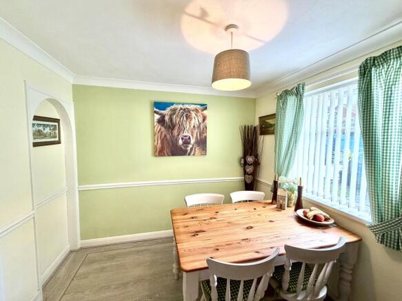 3 bed Semi-Detached for sale Image 6
