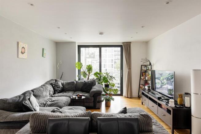 Honour Lea Avenue E20