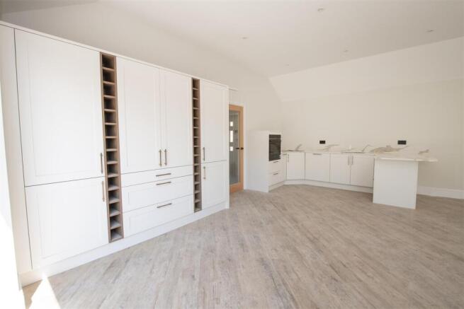 4 bed Detached Bungalow for sale Image 8