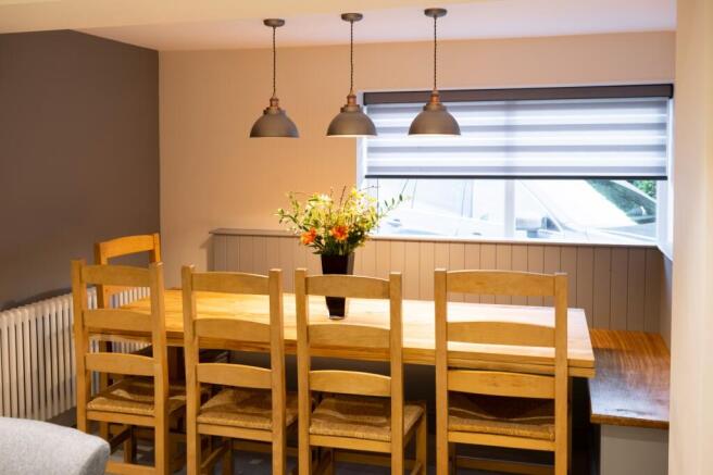 6 bed House to rent Image 6