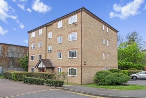Varsity Drive, Twickenham