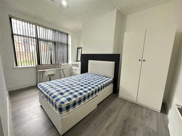 6kr.room2.jpg