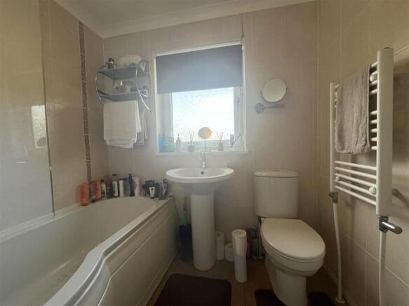 2 bed Detached Bungalow for sale Image 11