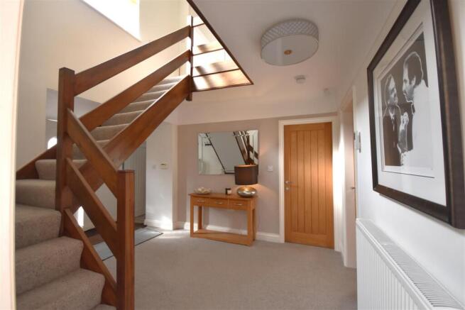 Hooton Way, Hooton, Ellesmere Port photo 4