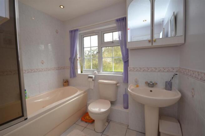 Family Bathroom.JPG