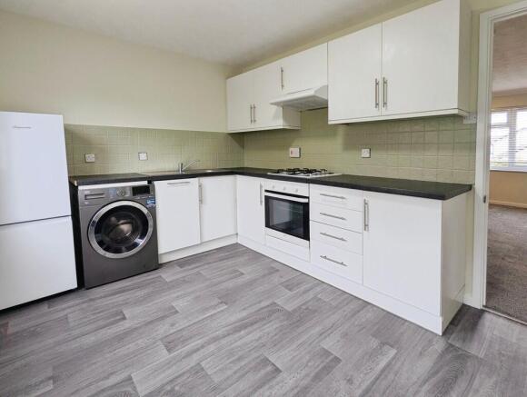 2 bed Semi-Detached for sale Image 5