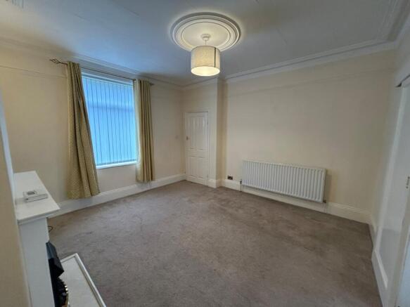 2 bed Terraced to rent Image 7