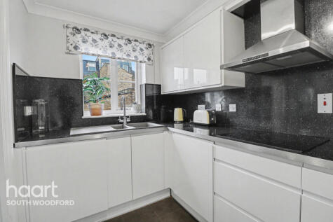 Victoria Road, BUCKHURST HILL