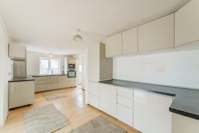 3 bed Semi-Detached for sale Image 4