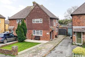 32, Hawkstown Crescent, Hailsham BN27 1JA