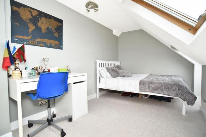 4 bed Semi-Detached for sale Image 11