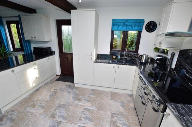 KITCHEN DINER