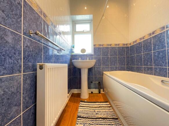 2 bed Semi-Detached Bungalow for sale Image 12