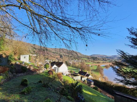 Side lawns