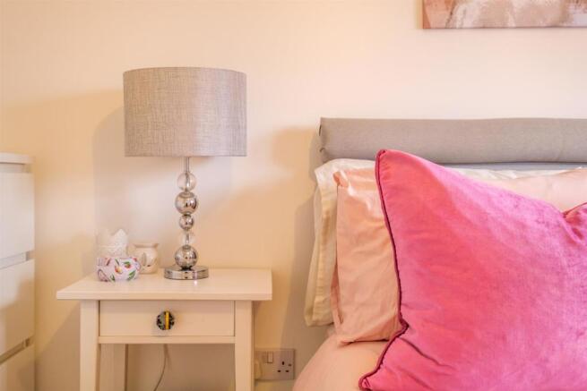 040-2_Hunterfield_Place_Carluke_ML84GY.jpg