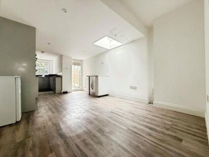 Blenheim Gardens, Reading, Berkshire