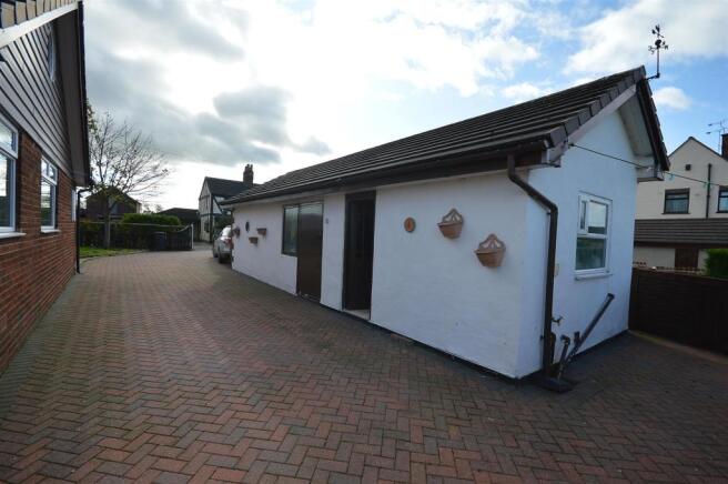 Detached Garage