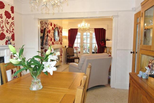 Diner looking onto the lounge