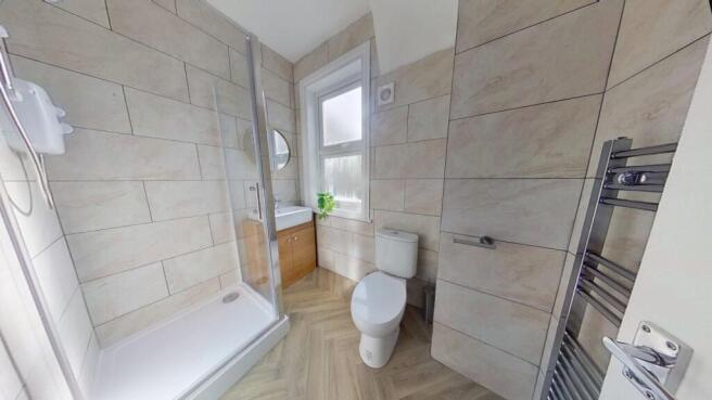 83-Wellington-Street-Bathroom-1