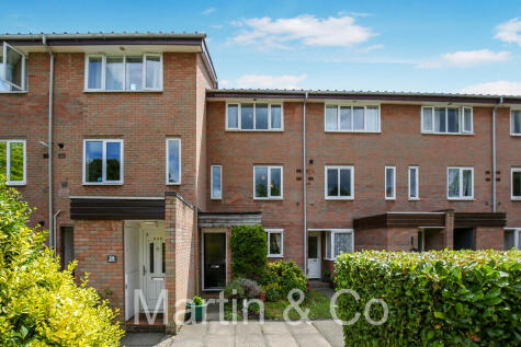 Engadine Close , Park Hill