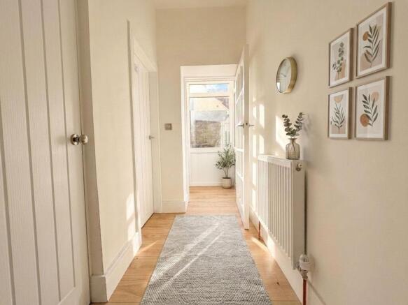 4 bed Semi-Detached for sale Image 5
