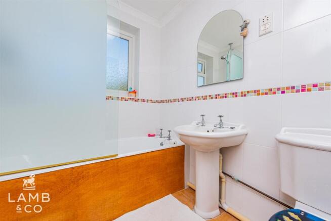 BATHROOM: