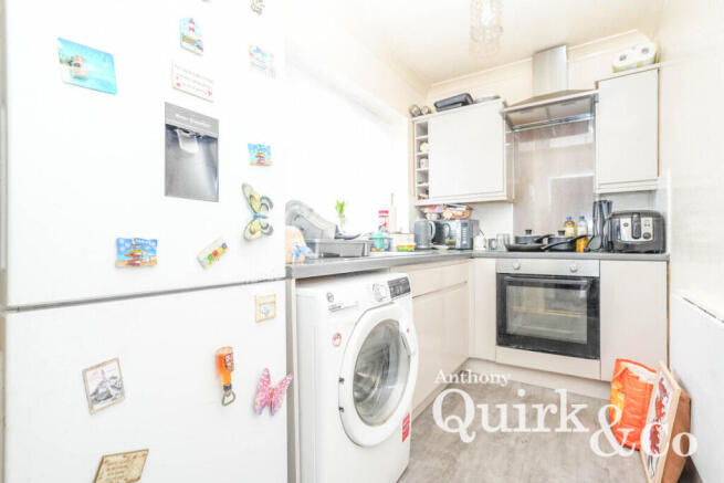 Miltsin Avenue, Canvey Island, SS8 photo 4