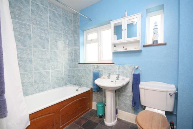 Bathroom.JPG
