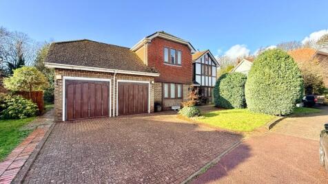 Saxon Place, Lymington , SO41