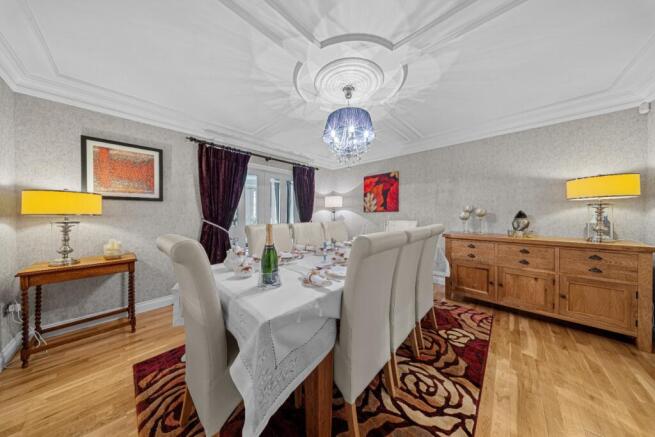 6 bed Detached for sale Image 10