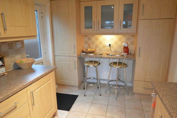 BREAKFAST/KITCHEN.