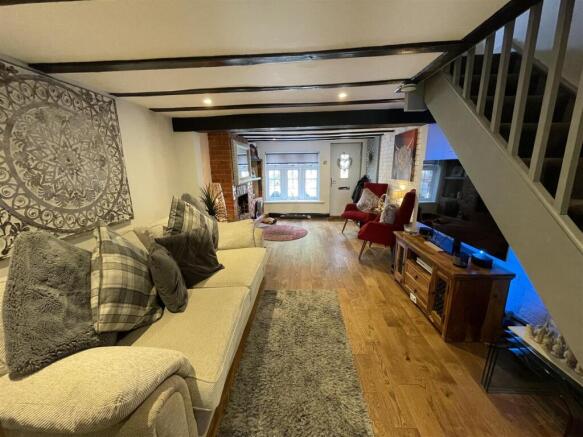 26 Chalk Hill lounge 1.JPG