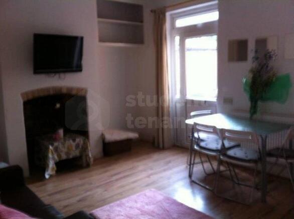leopold-street-le11-5dw-895482